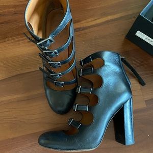 Marc Jacobs black leather buckled ankle boots 7